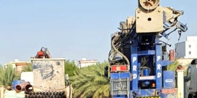 ضبط معدة حفر آبار بدون ترخيص بالظاهرة