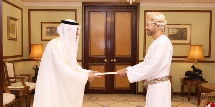 معالي السيد وزير الخارجية يتسلم أوراق اعتماد سفير الكويت
