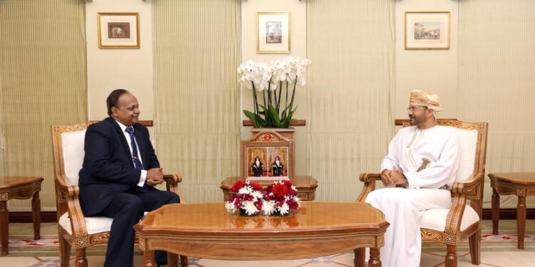 “البوسعيدي” يتسلم أوراق اعتماد سفير سريلانكا الديمقراطية