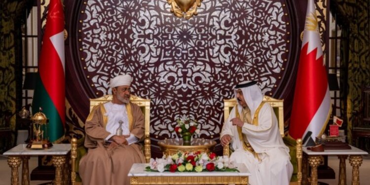 “البوسعيدي” :العلاقات العُمانية البحرينية مستندة على جذور ثابتة وتنطلق اليوم في ظل القيادتين الحكيمتين