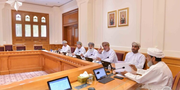 تعليمية الشورى تناقش التحديات والصعوبات المتعلقة بتطبيق بعض ضوابط وإدارة الامتحانات النهائية للصفوف (5-11)