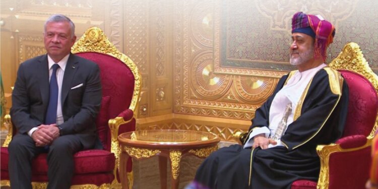 جلالة السلطان وجلالةُ الملك عبد الله يعقدان جلسة مباحثاتٍ رسميَّة