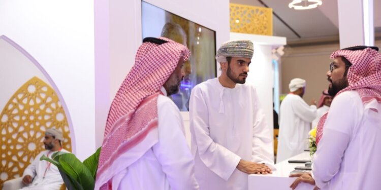 “مطارات عُمان” تعرّف زوار معرض المطارات في السعودية بخبراتها في إدارة المطارات