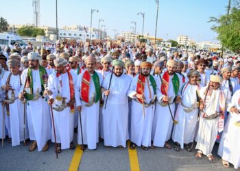 أهالي ولاية صلالة ينظّمون مسيرة ولاء وعرفان لجلالة السُّلطان