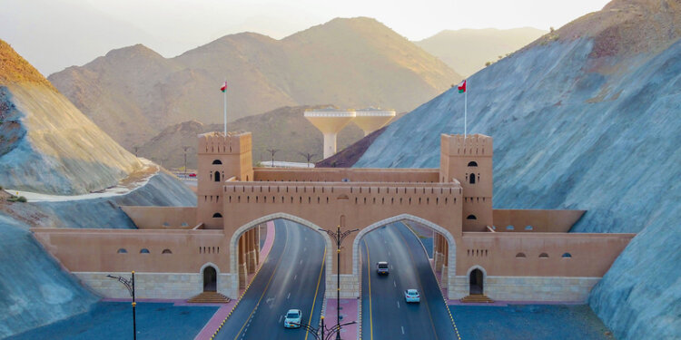 مشروعات تنموية وخدمية تؤكد على استمرارية عجلة البناء بجنوب الباطنة