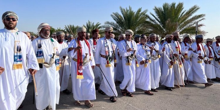 ولاية مقشن.. مسيرة ولاء وعرفان بمناسبة العيد الوطني الـ 52 المجيد