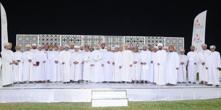 بنك مسقط يفتتح مشروع ملعب فريق الكفاح بولاية السويق ضمن برنامج “الملاعب الخضراء”