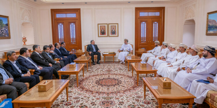 المعولي يستقبل أعضاء من مجلس الشورى الإيراني