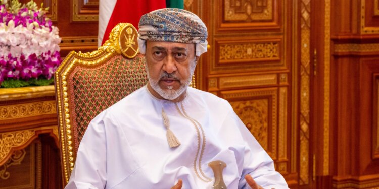 جلالة السلطان المعظّم يستقبل أعضاء مكتب مجلس الشورى