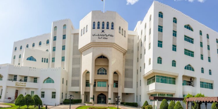233 عدد مشاريع صيانة الأفلاج والعيون وحفر الآبار المساعدة لها