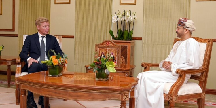 “البوسعيدي” يستقبل المبعوث الأممي إلى اليمن