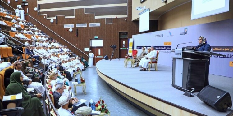 بدء أعمال المؤتمر الدولي الأول “التعليم والتعلُّم ” بجامعة صُحار