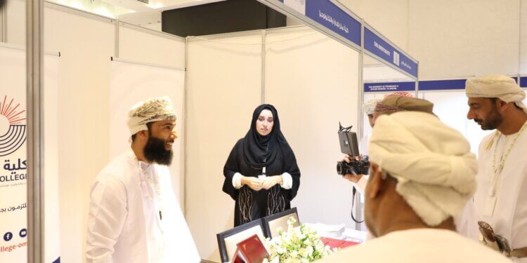 أكثر من 9000 زائر لمعرض التخصصات الجامعية والبرامج التدريبية