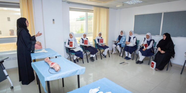 المجلس العماني للاختصاصات الطبية يطلق النسخة الثانية من مبادرة التربية الصحية