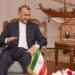 وزير الخارجية الإيراني يشيد بدور سلطنة عُمان الإيجابي لرفع العقوبات عن إيران