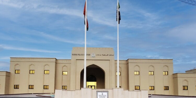 انتقال مركز شرطة مدحاء بمحافظة مسندم إلى مقره الجديد