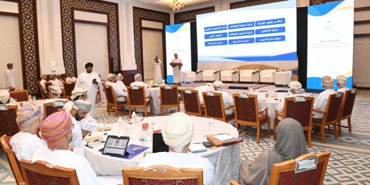 “العمل” تعتمد منظومة الحوافز والمكافآت للجهات المرتبطة بمنظومة إجادة