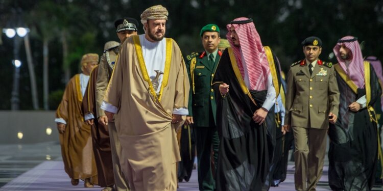 سمو السيد أسعد يصل إلى المملكة العربية السعودية
