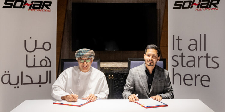 التوقيع على اتفاقية تأجير لإنشاء وحدة تصنيع الغازات الصناعية والطبية في المنطقة الحرة بصحار