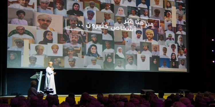 بعد استقبال جامعة السلطان قابوس لطلبة الدفعة الـ 38.. هل تفوق عدد الإناث على الذكور في كلياتها؟