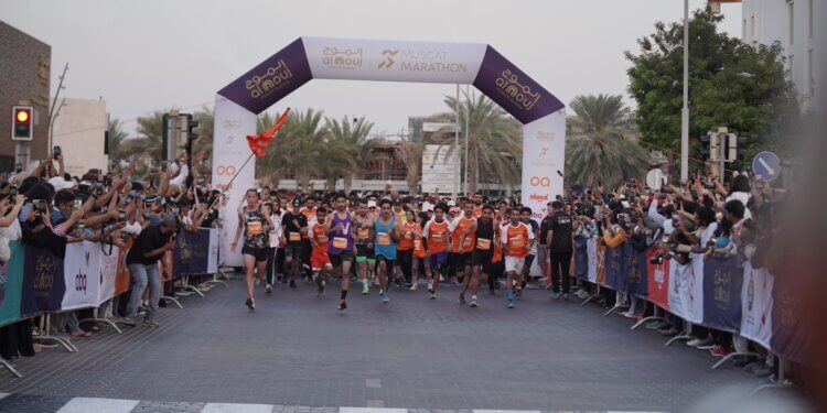 ماراثون الموج مسقط يعود لتحدي الرياضيين وتعزيز نمط حياة صحي
