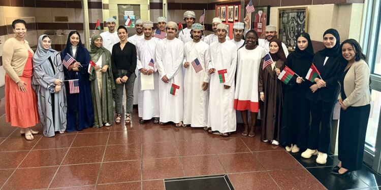 ١٢۰ تأشيرة دراسة لطلبة عمانيين