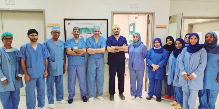 مستشفى النهضة يُجري 4 عمليات لزراعة القوقعة للبالغين تحت التخدير الموضعي
