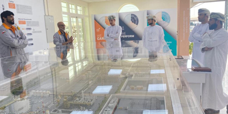 الفريق الوطني لاتفاقية حظر الاسلحة الكيميائية يزور شركة اوكيو للميثانول