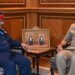 قائدُ سلاح الجو السُّلطاني يستقبل قائد القوات الجوية والدفاع الجوي الإماراتي