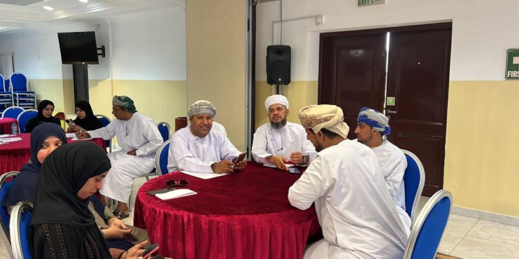 بالتعاون مع “الصحفيين العمانية” .. محافظة الداخلية تنظم برنامجًا تدريبيًا حول سياسات الإعلام الاجتماعي للمؤسسات