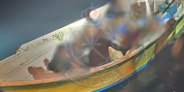 “الشرطة” تضبط قاربًا على متنه17 شخصًا حاولوا دخول البلاد بطريقة غير مشروعة