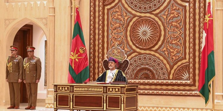 الأفعال المضارعة في خِطابات جلالة السلطان تؤكد على الخطط المستقبلية
