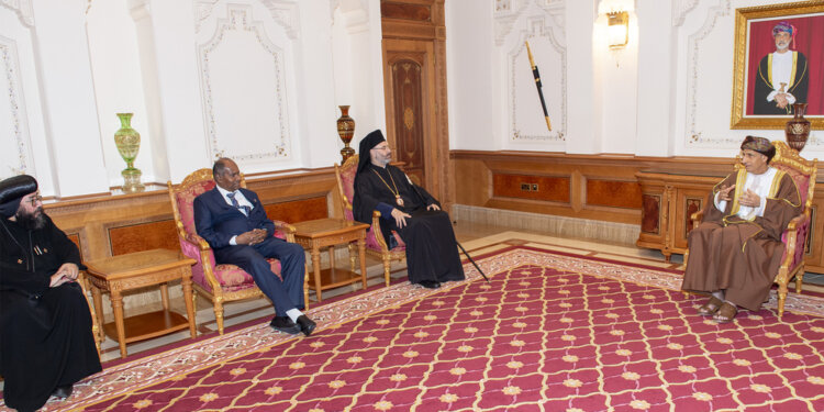 نيابةً عن جلالة السلطان..  سمو السيد فهد يستقبل المشرفين على دُور العبادة في سلطنة عُمان