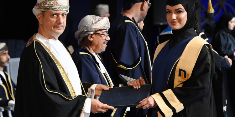 الجامعة الوطنية للعلوم والتكنولوجيا تحتفل بتخريج 1087 طالبًا وطالبة