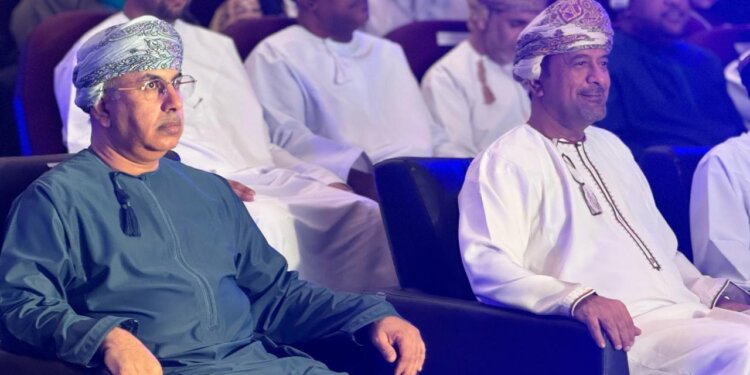 تكريماً لأعضاء الجمعية وللمشاركين في المسابقات التي قدمتها.. جمعية الصحفيين العُمانية تحتفل بيومها السنوي