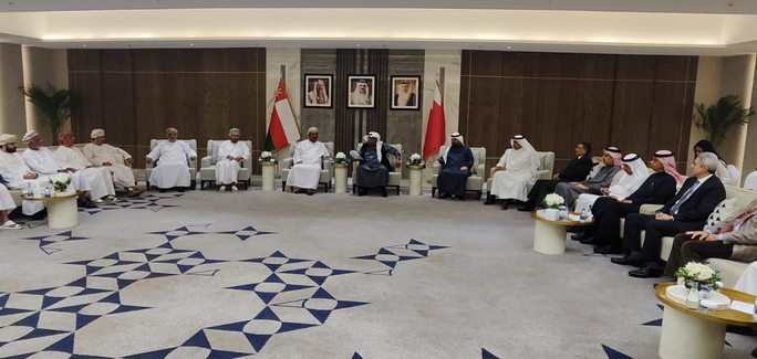 وفد عُماني يلتقي برئيس غرفة تجارة وصناعة البحرين