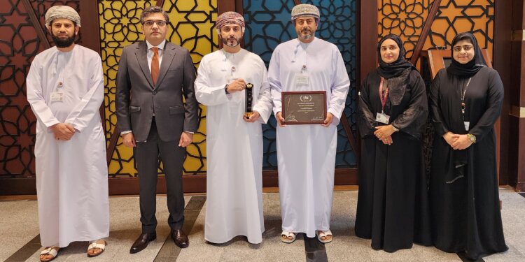 تتويج ميثاق بجائزة العلامة التجارية المصرفية الإسلامية الرائدة في سلطنة عُمان