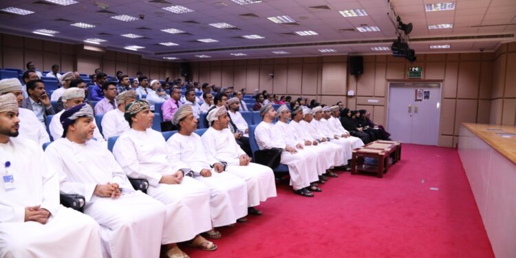 تكريم الباحثين المجيدين والمشاركين في أنشطة قطاع البحث العلمي والابتكار وريادة الأعمال بجامعة التقنية والعلوم التطبيقية بعبري