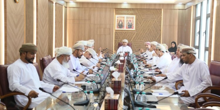 بلدي جنوب الشرقية يناقش التنسيق والتكامل بين الجهات الحكومية