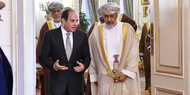 “السيسي” يعرب عن تعازيه وتضامنه مع سلطنة عُمان في حادثة الوادي الكبير