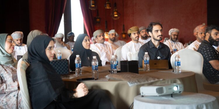 “الذكاء الاصطناعي” يجمع حوالي 60 مُشاركا من الأكاديميين في ظفار ضمن مناشط “المدرسة الصيفية”