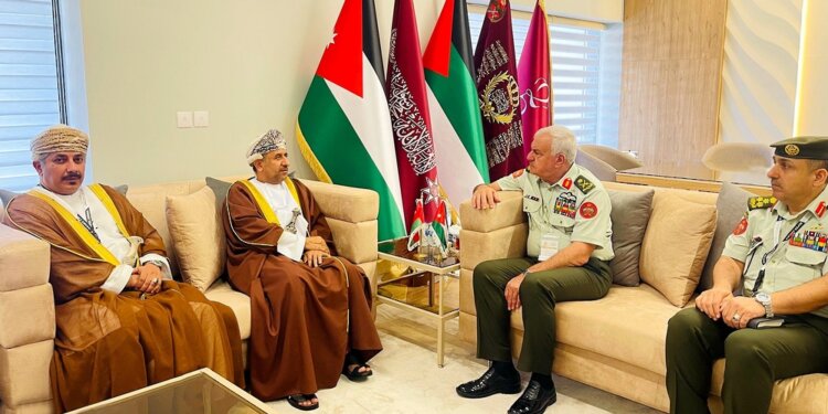 “الزعابي” يلتقي رئيس هيئة الأركان المشتركة بالمملكة الأردنية
