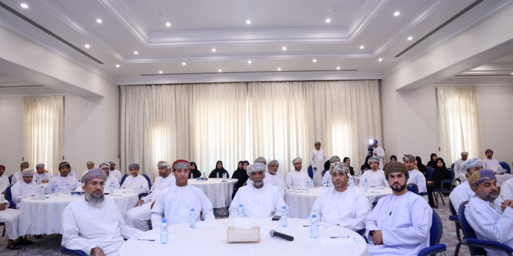 محافظتا مسقط وشمال الشرقية تتبادلان التجارب والخبرات