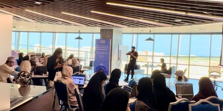 عُمانتل تستثمر في المواهب العُمانية وتدعم ريادة الأعمال التقنية بالمعسكر التدريبي”الواقع الممتد”