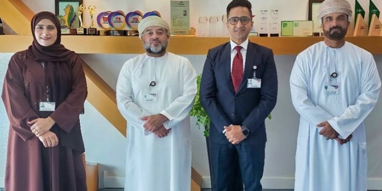 مركز الاتصالات ببنك مسقط يتوّج بجائزة الأفضل في مجال تطبيق مبادرات الذكاء الاصطناعي