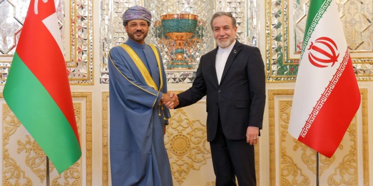 مباحثات ثنائية بين وزيري خارجية سلطنة عُمان وإيران