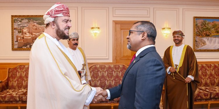 بتكليف سامٍ..سمو السيد أسعد يستقبل وزير الشؤون الخارجية بالمالديف‬⁩