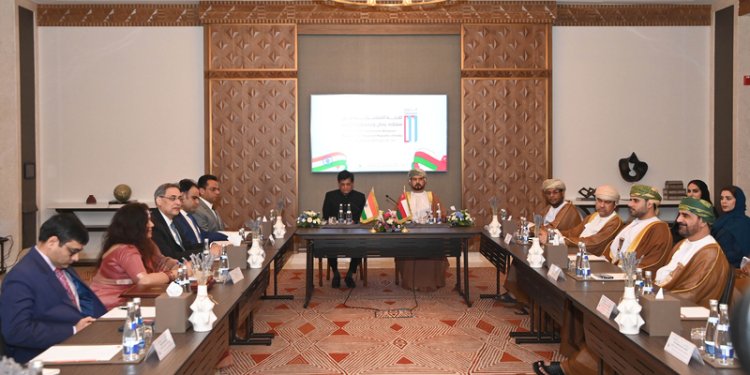 اللجنة العُمانية الهندية المشتركة تبحث تعزيز التعاون التجاري والاستثماري بين البلدين