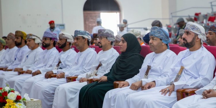 ختام بطولة المناظرات الثانية بجامعة التقنية والعلوم التطبيقية بنزوى