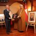 جلالة السلطان المعظم يمنح وسام التكريم للبروفيسور أور أونال